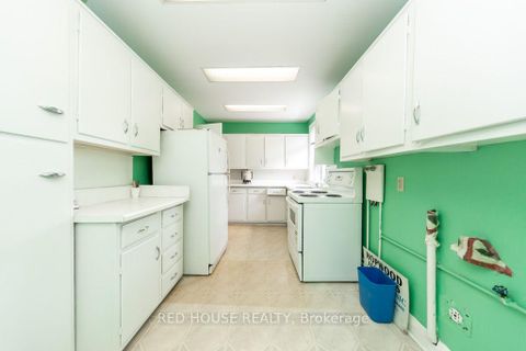 Photo 19 at 658 Vaughan Road, Oakwood Village, Toronto