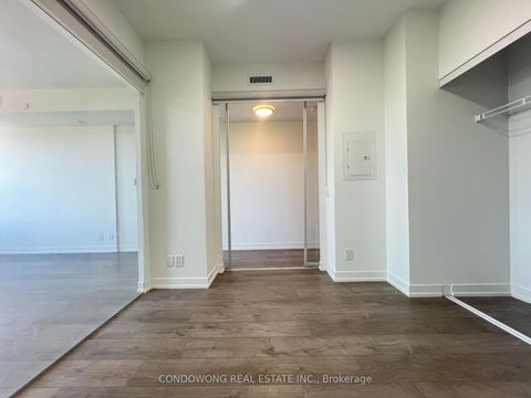 Photo 4 at 619 - 270 Dufferin Street, South Parkdale, Toronto