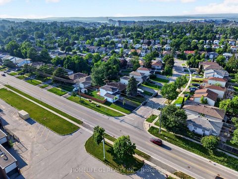 Photo 4 at 2 Fletcher Drive, Grove East, Barrie