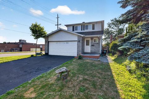 Photo 12 at 2 Fletcher Drive, Grove East, Barrie