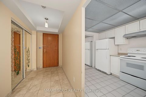 Photo 9 at 205 - 28 Hollywood Avenue, Willowdale East, Toronto