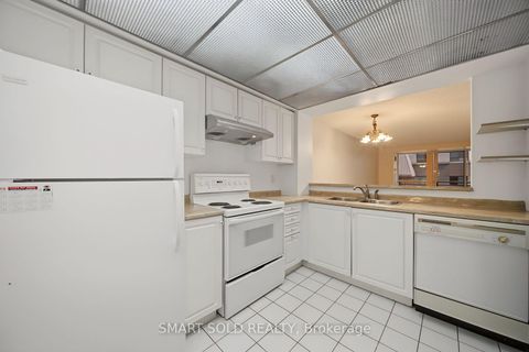 Photo 11 at 205 - 28 Hollywood Avenue, Willowdale East, Toronto
