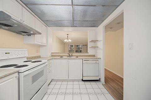 Photo 12 at 205 - 28 Hollywood Avenue, Willowdale East, Toronto