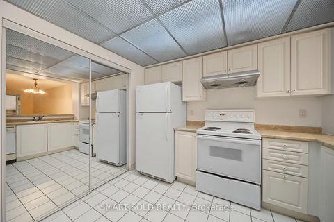 Photo 13 at 205 - 28 Hollywood Avenue, Willowdale East, Toronto