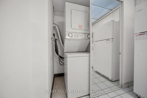 Photo 32 at 205 - 28 Hollywood Avenue, Willowdale East, Toronto