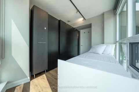 Photo 14 at 507 - 600 Fleet Street, Niagara, Toronto