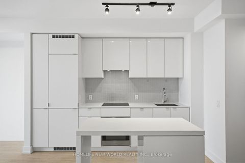 Photo 5 at 2106 - 7 Grenville Street, Bay Street Corridor, Toronto