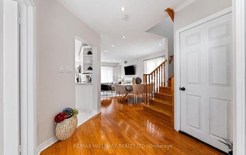 Photo 5 at 17 Rushingbrook Drive, Rouge Woods, Richmond Hill