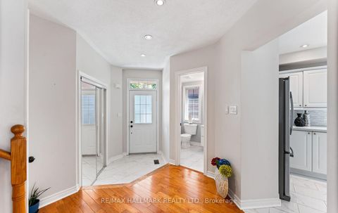 Photo 7 at 17 Rushingbrook Drive, Rouge Woods, Richmond Hill