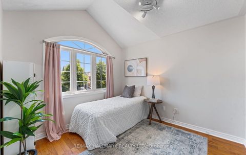 Photo 27 at 17 Rushingbrook Drive, Rouge Woods, Richmond Hill