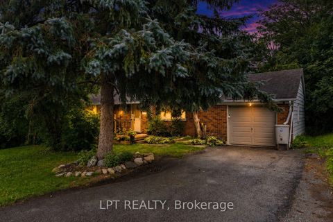 Photo 1 at 98 Don Mor Drive, Central Newmarket, Newmarket