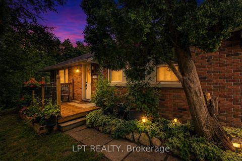 Photo 5 at 98 Don Mor Drive, Central Newmarket, Newmarket