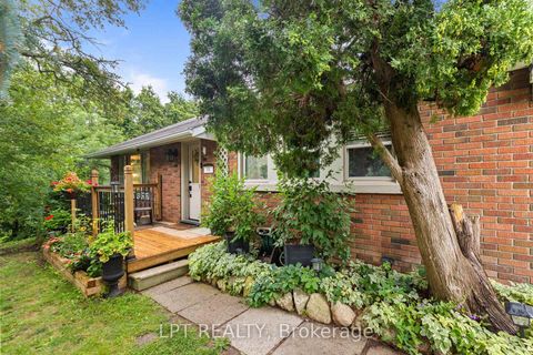 Photo 6 at 98 Don Mor Drive, Central Newmarket, Newmarket