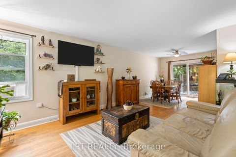 Photo 11 at 98 Don Mor Drive, Central Newmarket, Newmarket