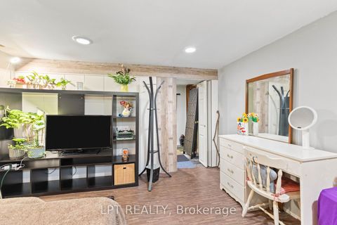 Photo 25 at 98 Don Mor Drive, Central Newmarket, Newmarket