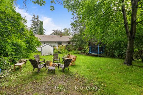 Photo 34 at 98 Don Mor Drive, Central Newmarket, Newmarket