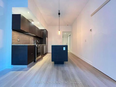 Photo 13 at 214 - 8 Charlotte Street, Waterfront Communities C1, Toronto