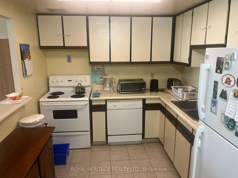 Photo 12 at 617 - 20 Dean Park Road, Rouge E11, Toronto