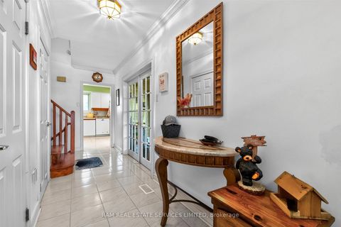 Photo 4 at 46 Summitcrest Drive, Richview, Toronto