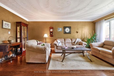 Photo 6 at 46 Summitcrest Drive, Richview, Toronto
