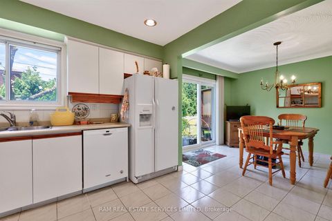 Photo 15 at 46 Summitcrest Drive, Richview, Toronto