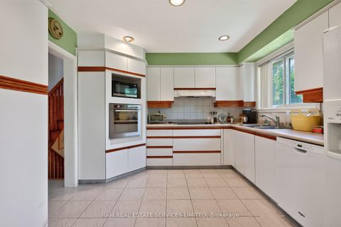 Photo 17 at 46 Summitcrest Drive, Richview, Toronto