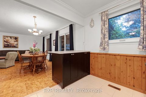 Photo 8 at 639 Irwin Crescent, Leslie Valley, Newmarket