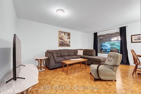 Photo 13 at 639 Irwin Crescent, Leslie Valley, Newmarket