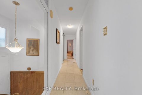 Photo 15 at 639 Irwin Crescent, Leslie Valley, Newmarket