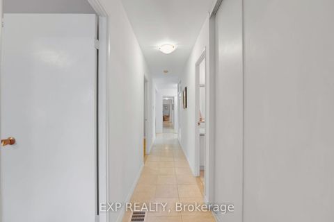 Photo 19 at 639 Irwin Crescent, Leslie Valley, Newmarket