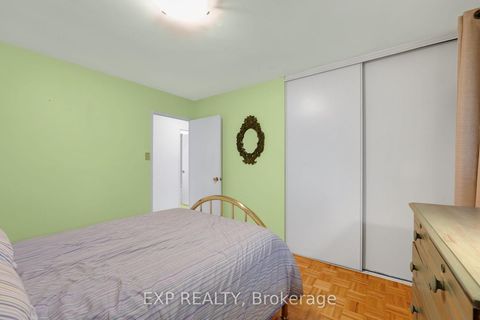 Photo 25 at 639 Irwin Crescent, Leslie Valley, Newmarket