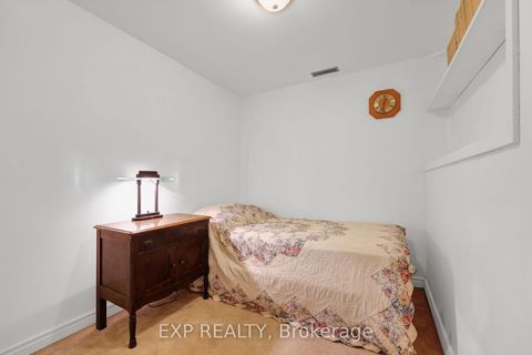 Photo 30 at 639 Irwin Crescent, Leslie Valley, Newmarket