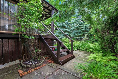Photo 33 at 639 Irwin Crescent, Leslie Valley, Newmarket