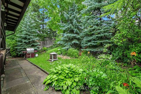 Photo 38 at 639 Irwin Crescent, Leslie Valley, Newmarket