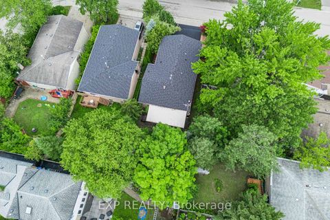 Photo 43 at 639 Irwin Crescent, Leslie Valley, Newmarket
