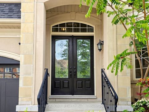 Photo 3 at 111 Headwind Boulevard, Vellore Village, Vaughan