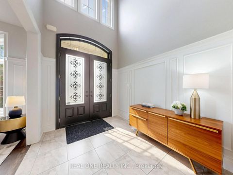 Photo 10 at 111 Headwind Boulevard, Vellore Village, Vaughan