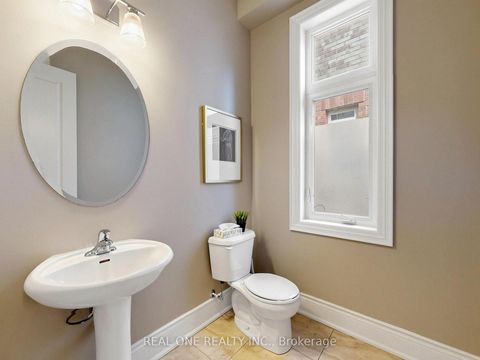 Photo 18 at 111 Headwind Boulevard, Vellore Village, Vaughan