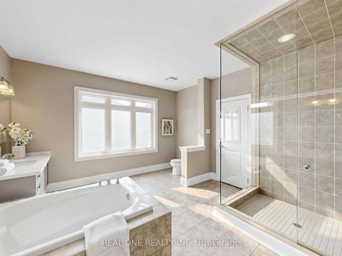 Photo 23 at 111 Headwind Boulevard, Vellore Village, Vaughan