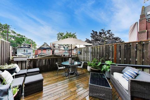 Photo 4 at 111 - 660 Pape Avenue, North Riverdale, Toronto