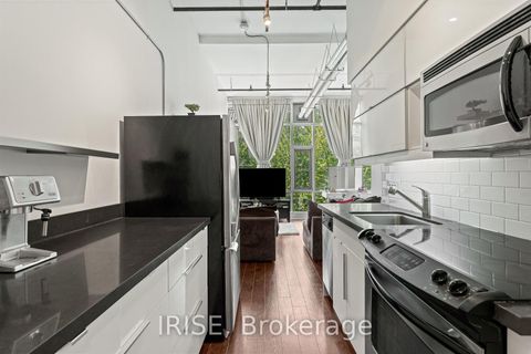 Photo 1 at 305 - 477 Richmond Street W, Waterfront Communities C1, Toronto