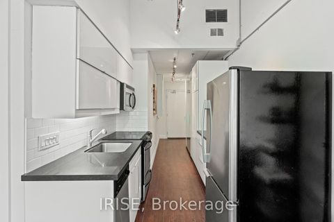 Photo 2 at 305 - 477 Richmond Street W, Waterfront Communities C1, Toronto