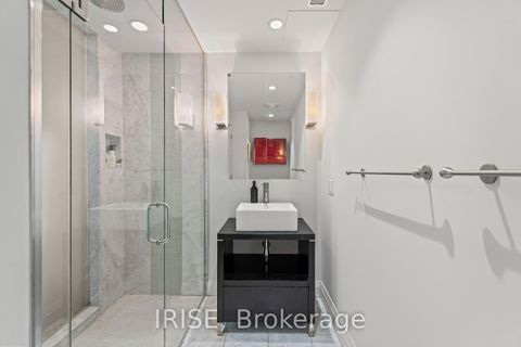 Photo 10 at 305 - 477 Richmond Street W, Waterfront Communities C1, Toronto
