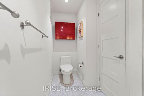 Photo 11 at 305 - 477 Richmond Street W, Waterfront Communities C1, Toronto