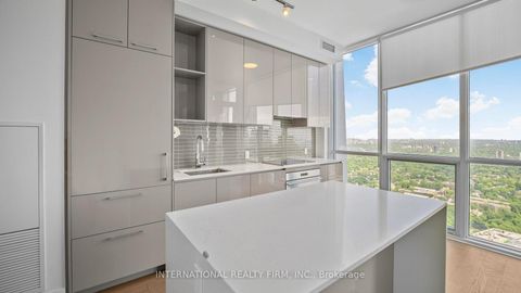 Photo 12 at 5409 - 1 Yorkville Avenue, Annex, Toronto