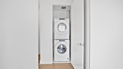 Photo 30 at 5409 - 1 Yorkville Avenue, Annex, Toronto