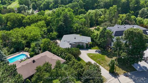 Photo 4 at 35 Idleswift Drive, Uplands, Vaughan