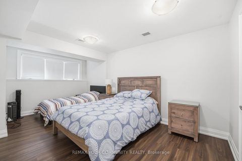 Photo 31 at 35 Idleswift Drive, Uplands, Vaughan