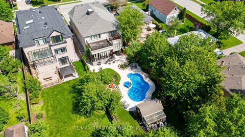 Photo 2 at 374 Elmwood Avenue, Harding, Richmond Hill