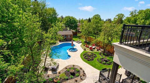 Photo 4 at 374 Elmwood Avenue, Harding, Richmond Hill